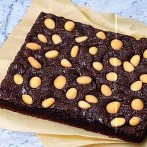 Macadamia Almond Brownie