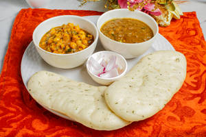 Chole Kulcha (1 Plate, 2 pcs)