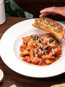 Arrabbiata Pasta (red Sauce)