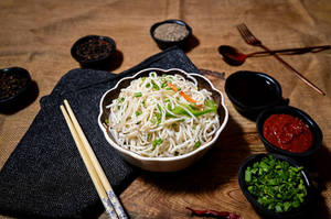 Veg Hakka Noodles