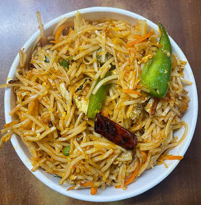 Schezwan Noodle Chicken