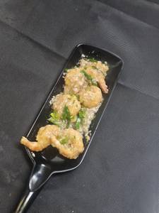 Garlic Prawn In White Sauce [6 Pieces]