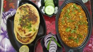Kulcha with paneer bhurji