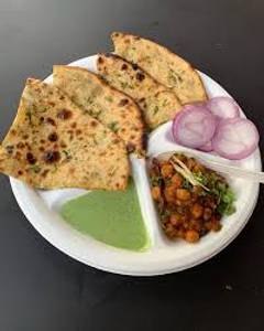 Aalu paratha with chole