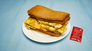Masala Omelette With Toast