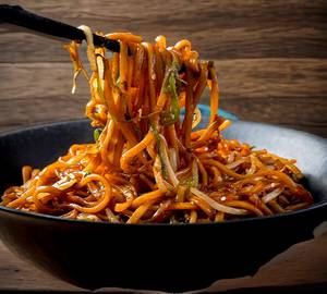 Schezwan Chicken Noodles