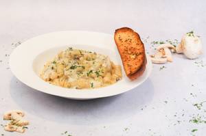 Fussilli Alfredo With Mushrooms