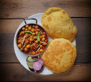 Chole with 2 Bhature