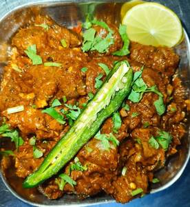 Varuthu Aracha Aatukari Perattal