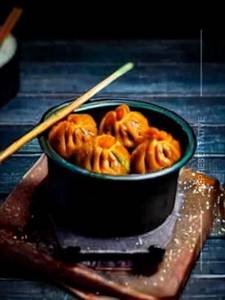 Schezwan Gravy Momos