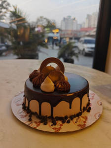 Chocolate Chip Cake 1kg