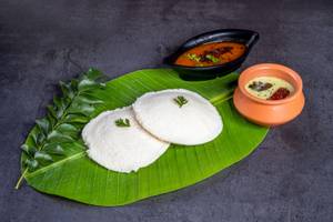 Idli [2 Pieces] With Sambhar