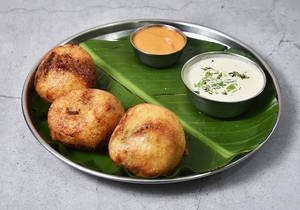 Mysore Masala Vada (Dipped In Dosa Batter) - [3 pieces]