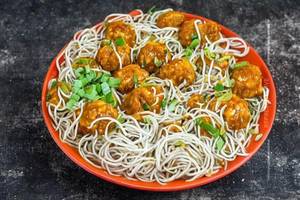 Veg manchurian noodles