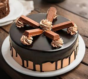 Kitkat Cake [450 Grams]