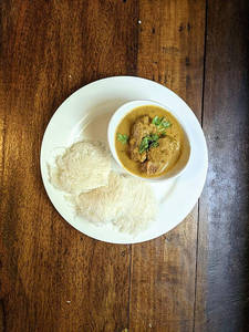 Noolputtu + Erachi (mutton) Curry