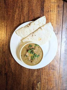 Otti +koli Curry (chicken)