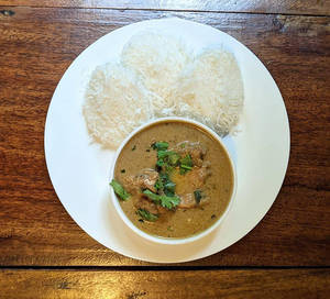 Noolputtu +koli Curry (chicken)