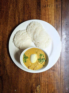 Noolputtu + Mutte (egg) Curry