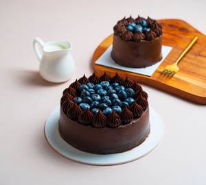 Chocolate Mix Berry Cake