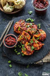 Chilli Schezwan Tadka Momos [8 Pieces]