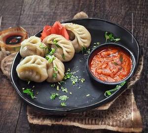 Chicken schezwan momos