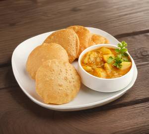 Poori With Sabji 