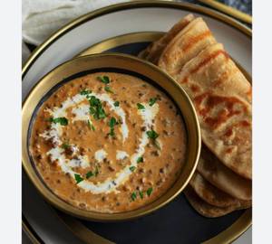 Thali daal makhani .4 paratha