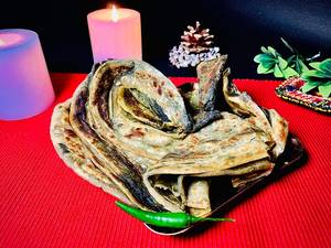 Haryali Lachha Paratha (1 Pc - Whole Wheat)