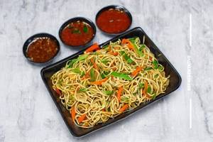 Veg Hakka Noodles                                                  