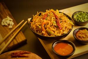 Veg Chilli Garlic Noodles