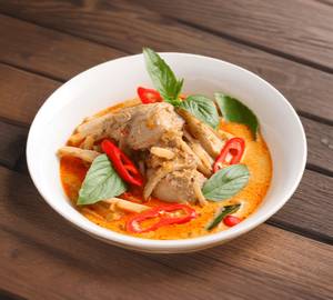 Chicken With Bambooshoot Boil