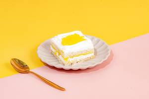 Pineapple Bento Cakes