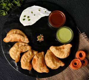 Veg Paneer Momos Fried