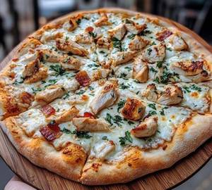 Chicken cheese pizza
