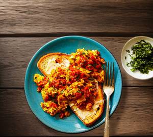 Akuri on Toast with chicken Ham