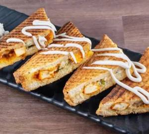 Makhani paneer sandwich (2 slice)