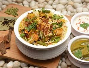 Zafrani Veg Manchurian Biryani