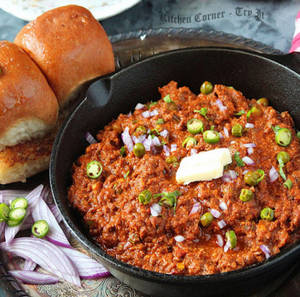 Chicken Kheema With Paav