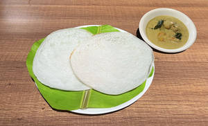 Prawns Thengapal(Green)[3 pieces] With 2 Appam/Idiyappam[o]