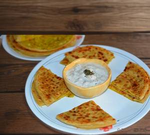 Aalu Paratha With Dahi (Curd ) (2 Pieces)