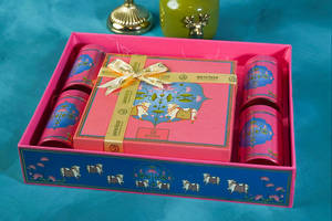 Christmas Gift Box 4 Varieties Of Nuts Tin & 16 Baklavas