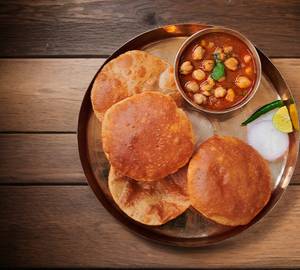 Poori (5 poori) with chole