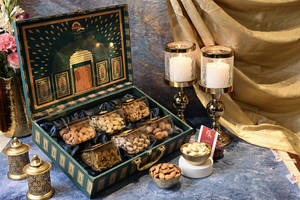 Golden Gateway Box