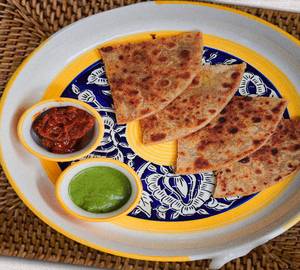 2 dum aloo paratha with chutney and achar