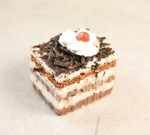 Black forest veg pastry