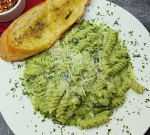 Pesto Di Basil Creamy Pasta