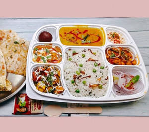 Veg Deluxe Thali