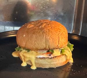 Classic chicken burger