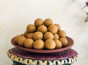 Ghee Bonda Laddu